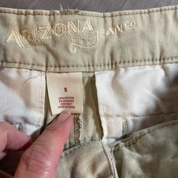 Arizona‎ Jean Company Tan Shorts w/Front Pockets and Faux Back Pockets, Size 5 - Picture 3 of 10